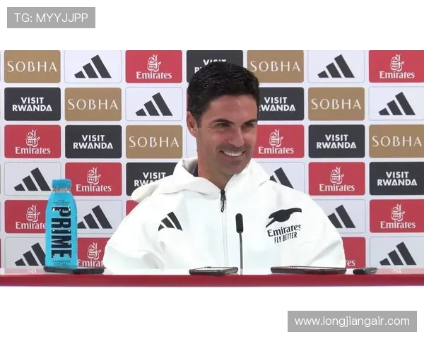 阿森纳教练组场边争议升级 阿尔特塔出手制止定位球教练抱怨裁判